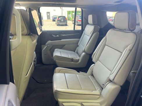 Used 2021 GMC Yukon XL Denali w/ Denali Ultimate Package AWD/4WD image 16
