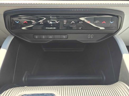 New 2026 Jeep Cherokee Limited AWD/4WD image 18