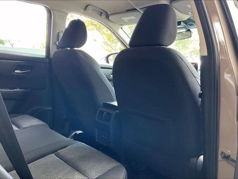 Used 2025 Nissan Rogue SV FWD image 19