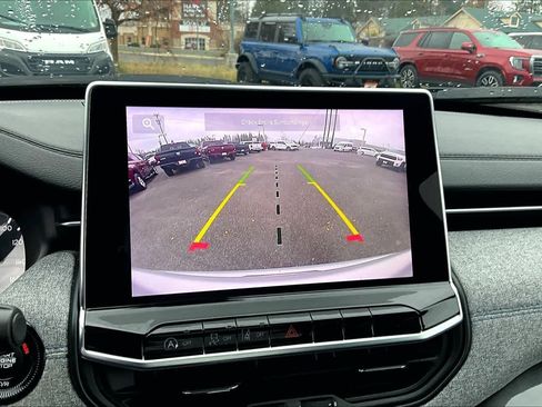 Used 2024 Jeep Compass Latitude image 27