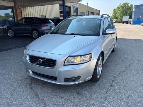 Used 2008 Volvo V50 2.4i image 1