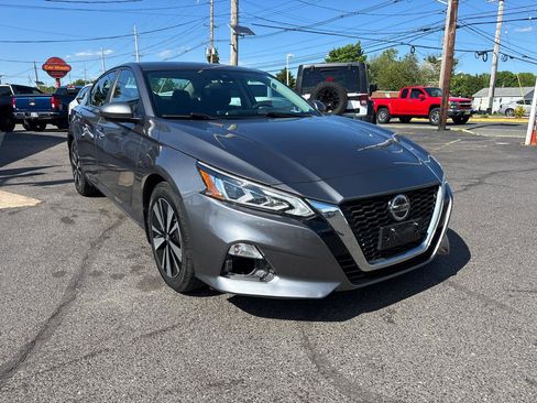 Used 2021 Nissan Altima 2.5 SV FWD image 9