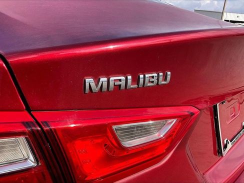 Used 2017 Chevrolet Malibu LT w/ Driver Confidence Package image 21