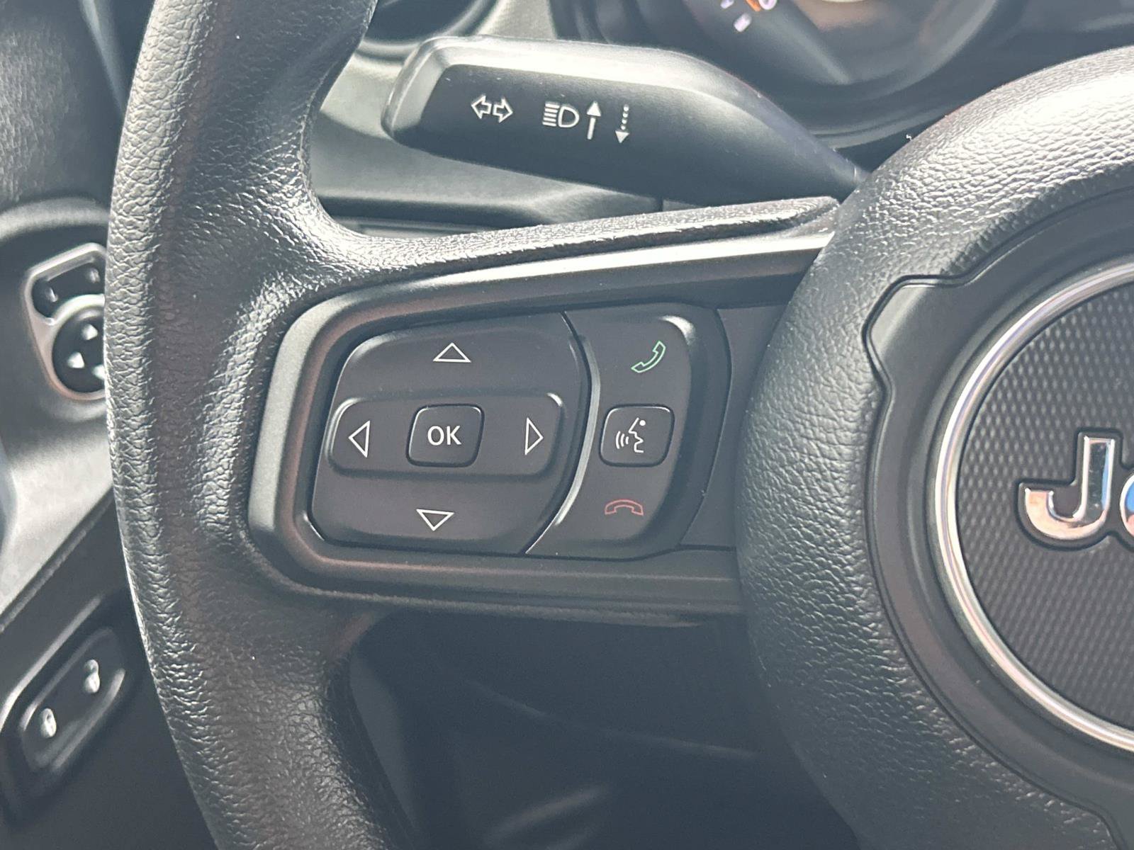 Used 2025 Jeep Gladiator Sport AWD/4WD image 34