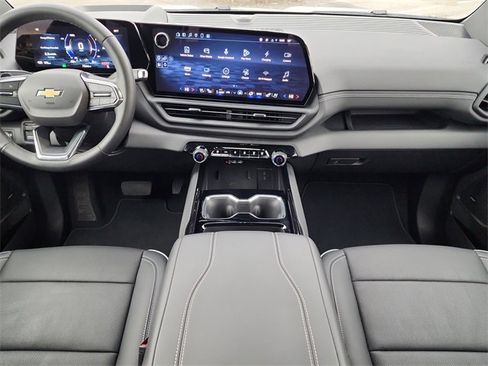 Used 2025 Chevrolet Silverado EV LT image 23