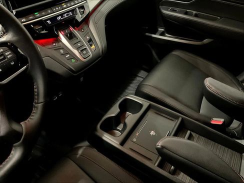 Used 2025 Honda Odyssey Sport-L image 21