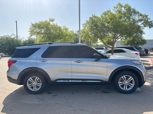 Used 2020 Ford Explorer XLT RWD image 4