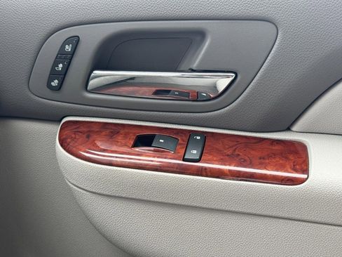 Used 2014 Chevrolet Silverado 2500 LTZ w/ LTZ Plus Package image 20