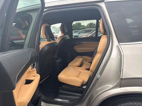 Used 2021 Volvo XC90 T8 Inscription w/ Advanced Package AWD/4WD image 5