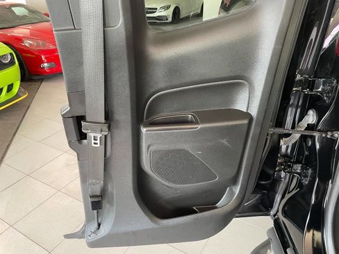 Used 2018 Chevrolet Colorado LT w/ Redline Special Edition image 29