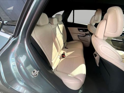 Used 2025 Mercedes-Benz GLC 300 image 20