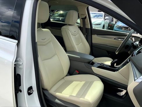 Used 2022 Cadillac XT5 Premium Luxury image 6
