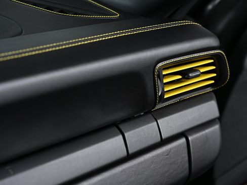 Used 2019 Porsche 911 Speedster RWD image 17