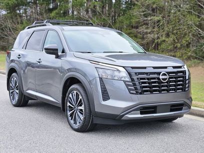 New 2026 Nissan Pathfinder Platinum w/ Cargo Package