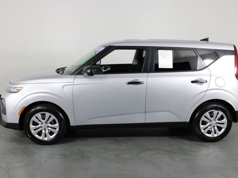 Used 2020 Kia Soul LX image 9