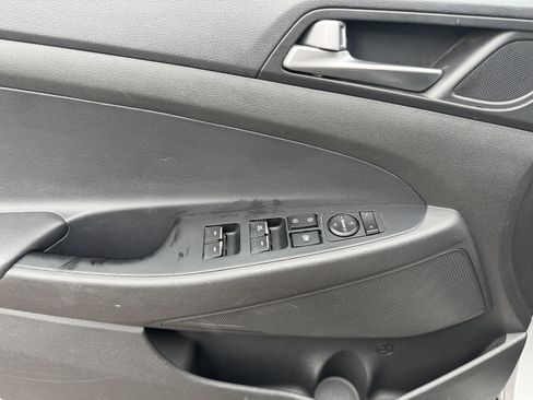 Used 2016 Hyundai Tucson Limited image 9