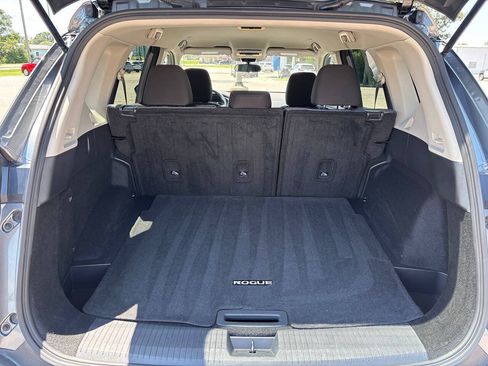 Used 2023 Nissan Rogue SV FWD image 25