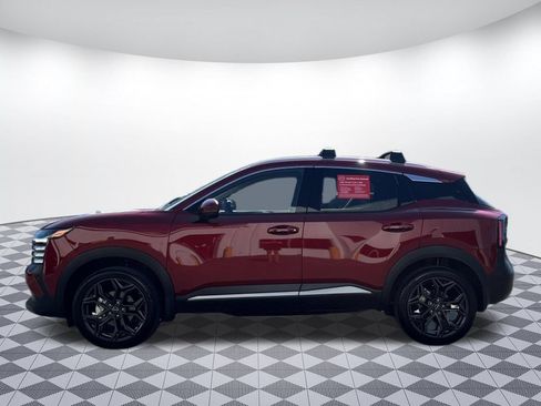 Used 2025 Nissan Kicks SR AWD/4WD image 4