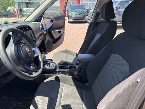 Used 2021 Kia Soul LX FWD image 14