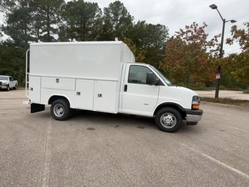 New 2025 Chevrolet Express 3500 w/ Power Convenience Package image 6