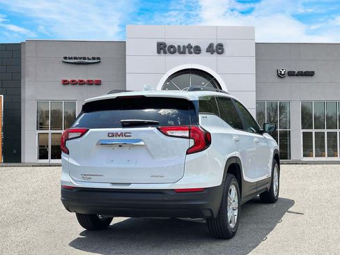 Used 2023 GMC Terrain SLE w/ Driver Convenience Package AWD/4WD image 5