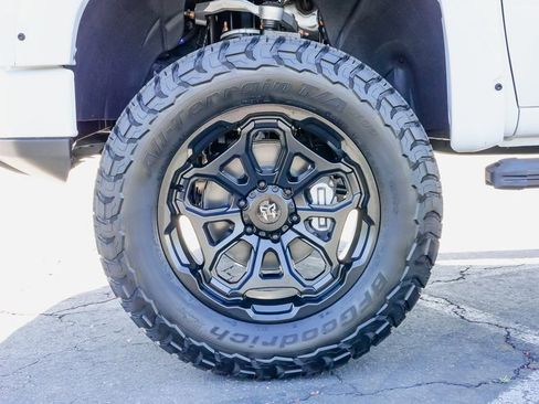 New 2026 GMC Sierra 1500 AT4 w/ AT4 Premium Package AWD/4WD image 6