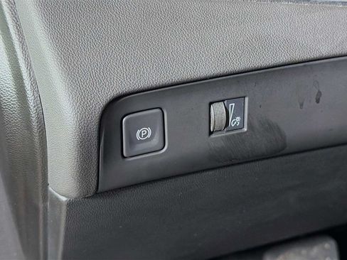 Used 2024 Buick Enclave Essence w/ Experience Buick Package AWD/4WD image 8