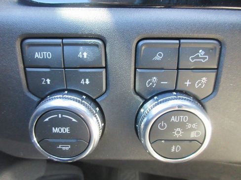 New 2026 GMC Sierra 1500 SLT w/ SLT Premium Plus Package image 17