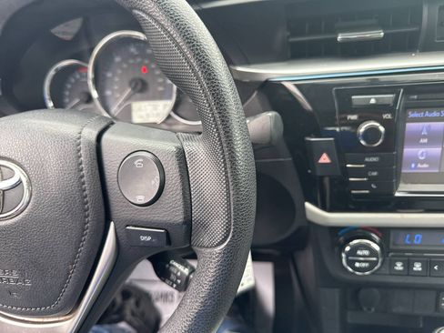 Used 2015 Toyota Corolla LE FWD image 10