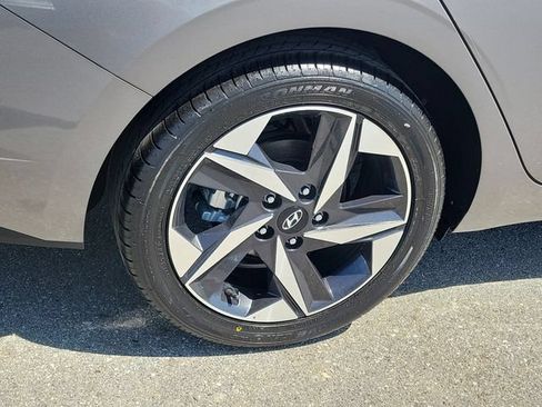Certified 2023 Hyundai Elantra SEL w/ Convenience Package FWD image 28