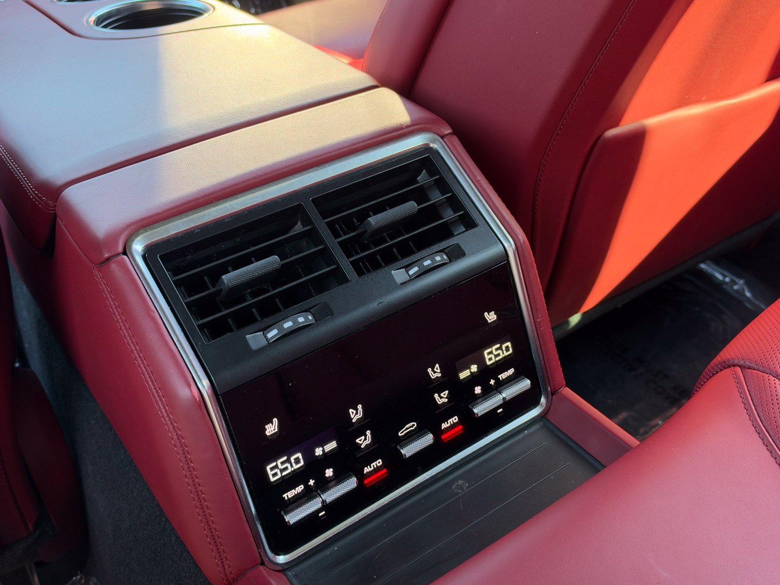 Certified 2023 Porsche Panamera 4 Platinum Edition AWD/4WD image 17