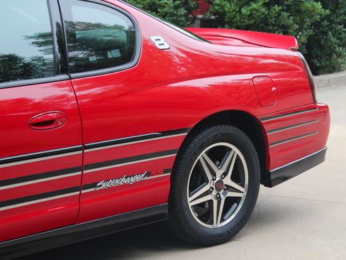 Used 2004 Chevrolet Monte Carlo SS w/ Dale Earnhardt Jr. Package FWD image 14