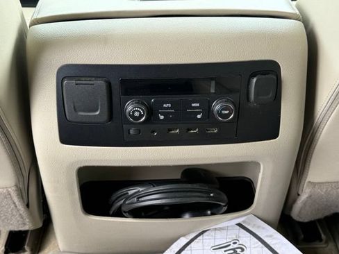 Used 2018 GMC Yukon Denali w/ Denali Ultimate Package AWD/4WD image 18