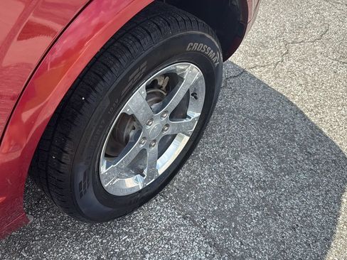 Used 2013 Chevrolet Captiva Sport LT w/ Convenience Package FWD image 9