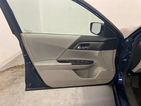 Used 2014 Honda Accord LX image 17