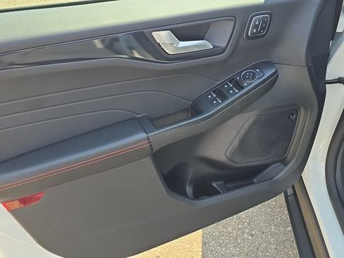 Used 2025 Ford Escape ST-Line Elite w/ Premium Technology Package AWD/4WD image 9