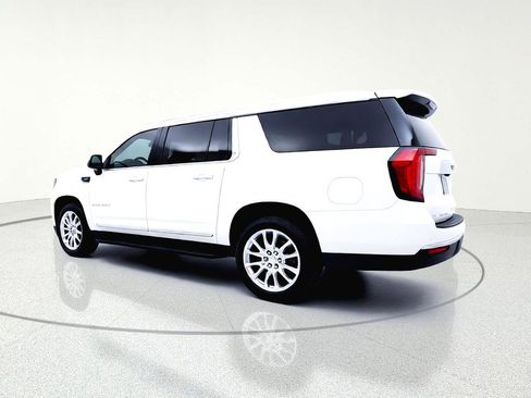 Used 2022 GMC Yukon XL SLT w/ SLT Premium Package image 8