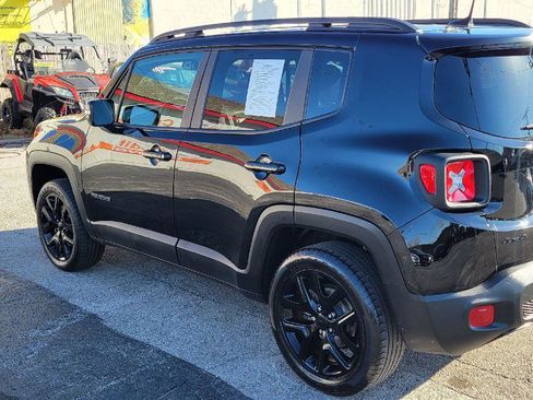 Used 2022 Jeep Renegade Altitude w/ Convenience Group image 24