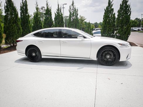 Used 2018 Lexus LS 500 w/ Luxury Package RWD image 11