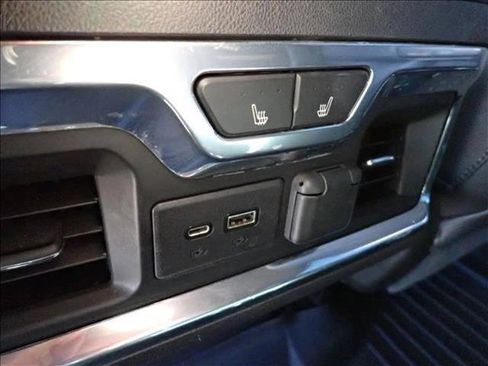 Used 2021 GMC Sierra 1500 AT4 w/ AT4 Preferred Package AWD/4WD image 7