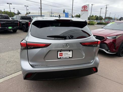Certified 2023 Toyota Highlander LE FWD image 7