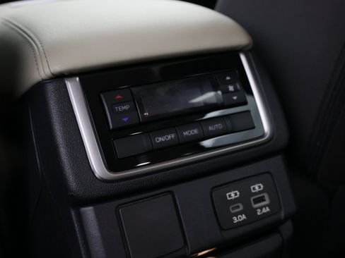 Used 2025 Subaru Ascent Premium AWD/4WD image 36