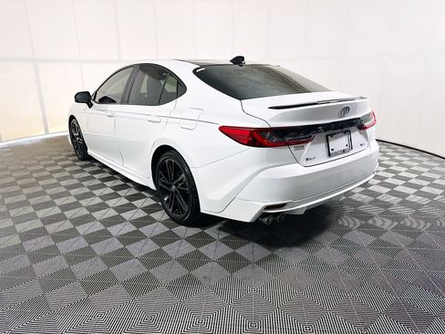Used 2025 Toyota Camry XSE FWD image 5