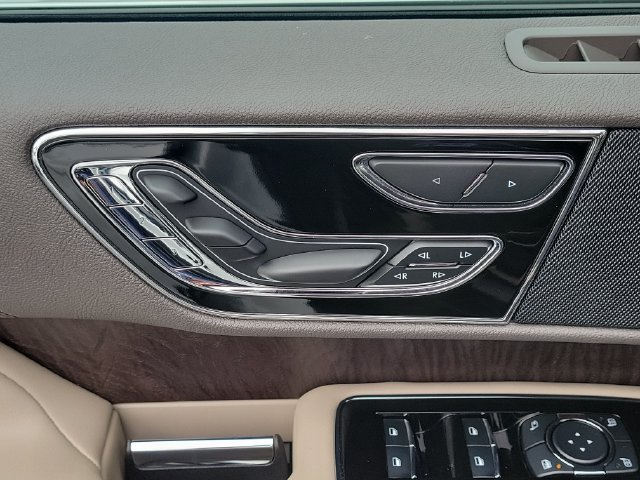 Used 2023 Lincoln Navigator Reserve RWD image 17