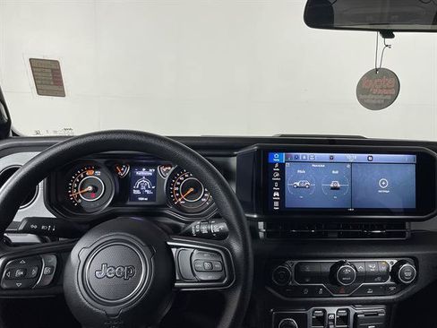 Used 2026 Jeep Wrangler Unlimited Sport AWD/4WD image 17