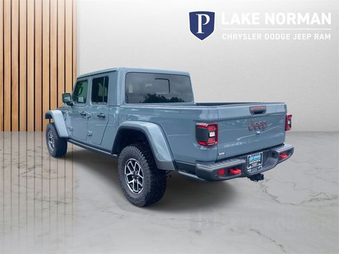 New 2025 Jeep Gladiator Rubicon image 7