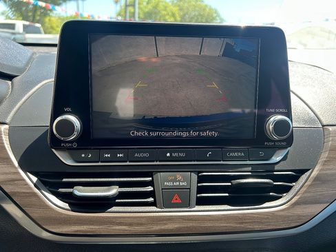 Used 2023 Nissan Altima 2.5 SV FWD image 18