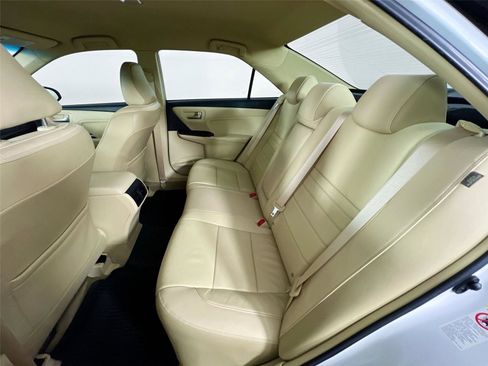 Used 2016 Toyota Camry LE image 22