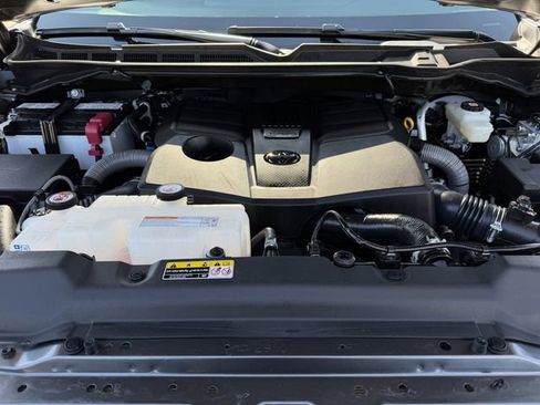 Used 2025 Toyota Tundra Limited image 34