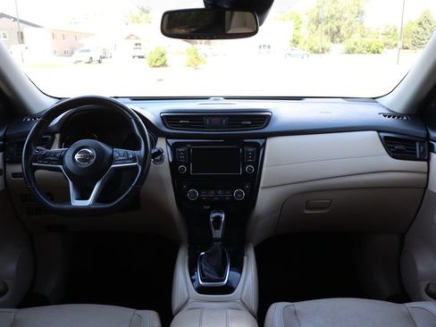 Used 2019 Nissan Rogue SL w/ Premium Package AWD/4WD image 16